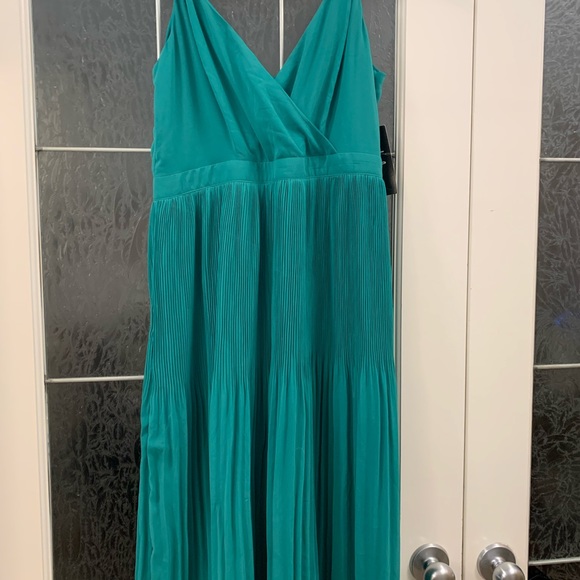 HM Green pleated midi dress, size L. - Picture 2 of 3